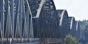 2024 Statische Berechnungenfür die Stahlkonstruktion einer BrückeDE-PL, 45 Seiten